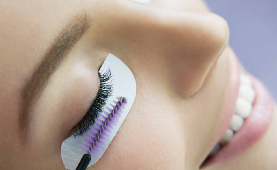 How to Choose the Best Lash Tinting Service in Helensvale